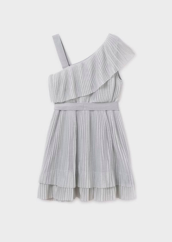 Vestido asimétrico plisado, color plata